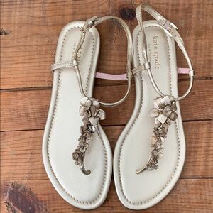 Kate Spade Rosalie sz 7.5 Gold Floral Women's Sandals